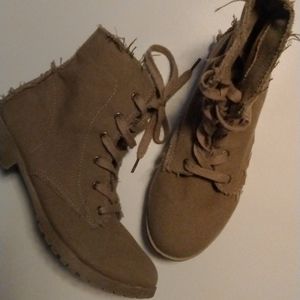Adorable Unique Vintage Boots